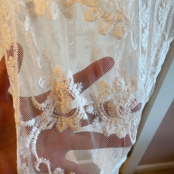 NWT Ladies White Lace Cover-Up - Picture 8 of 10